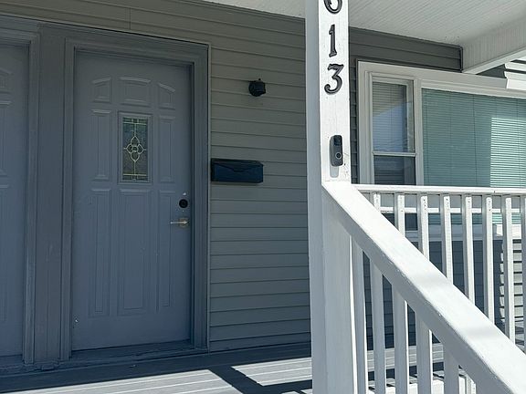 3rd image of 613 Houston St #613