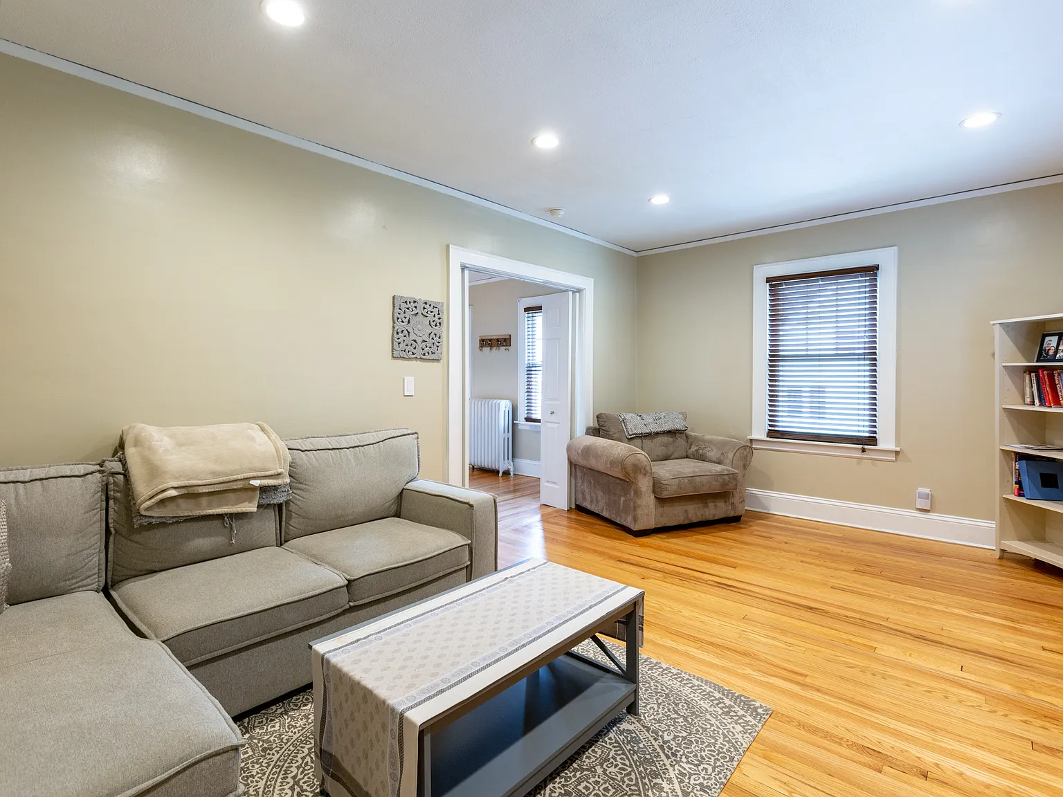 2 bed, 1450 sqft, $2,400 — Photo 1
