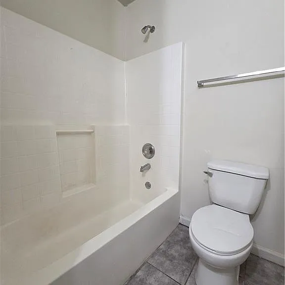 975 Windwood Ct — Photo 9