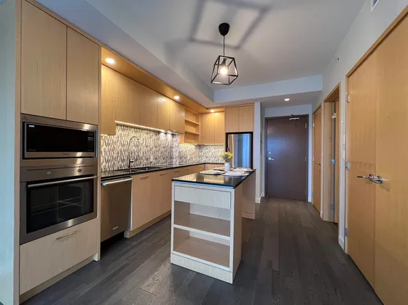 13495 Central Ave #3204, Surrey, BC V3T 0K2