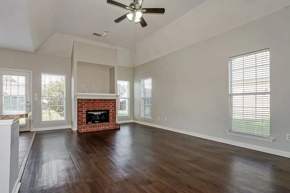 4 bed, 2.5 bath, 1944 sqft, $3,340 — Photo 4