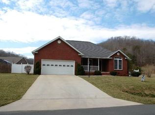 97 Wellington Dr, Middlesboro, KY 40965