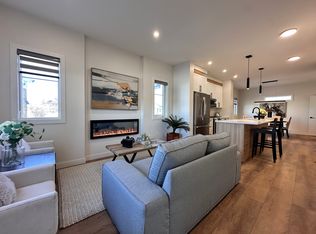 9416 156th St NW #1U, Edmonton, AB T5R1Z4