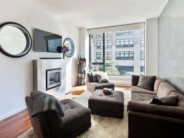 255 Hudson Street image 1 of 6