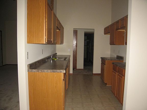 3rd image of 121 E Division St