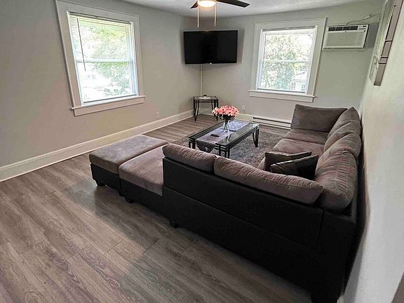 2nd image of 247 E Bayview Blvd #4