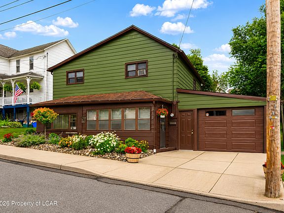 3rd image of 313 McLean St