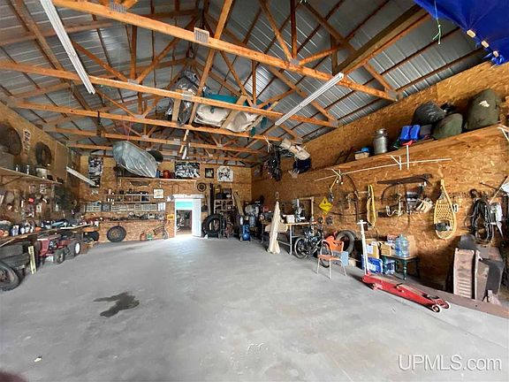 5th image of 48180 Huron St