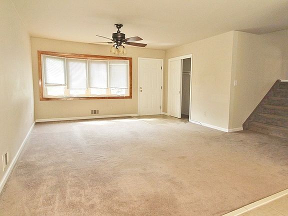 2nd image of 105 E Elmwood Dr