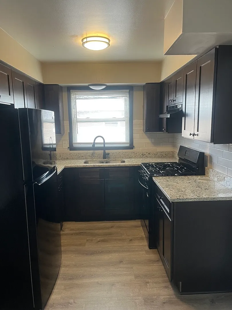 2 bed, 825 sqft, $1,675 — Photo 4