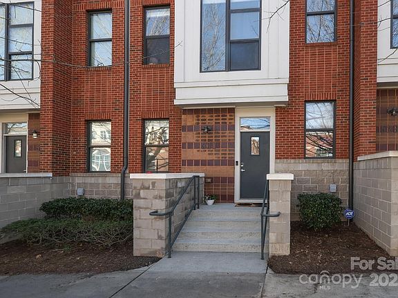 2nd image of 530 N McDowell St