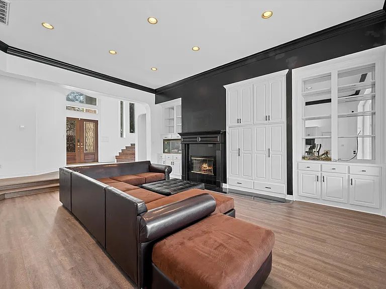 15318 Beecham Dr — Photo 8
