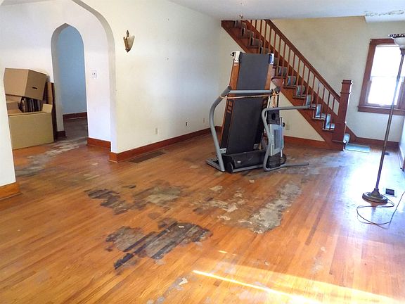 4th image of 1213 Egbert Ave