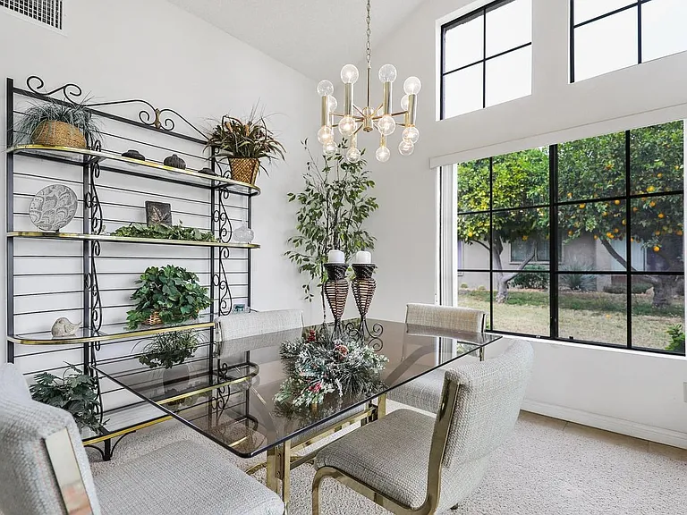 2860 Calle Loreto — Photo 2