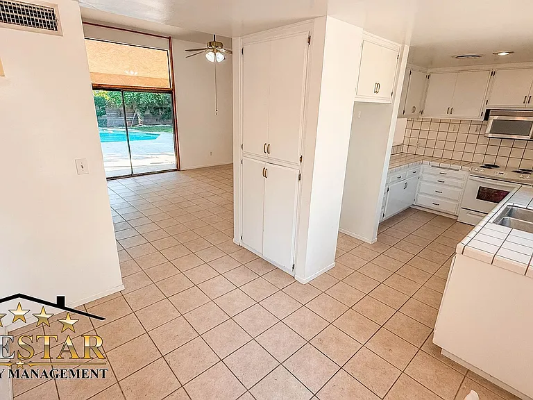 2246 Hasti Acres Dr — Photo 21