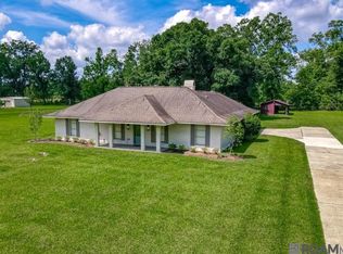 6915 Greenmeadow Dr, Greenwell Springs, LA 70739