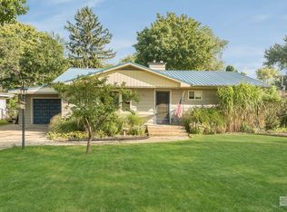 1341 Plum St, Aurora, IL 60506