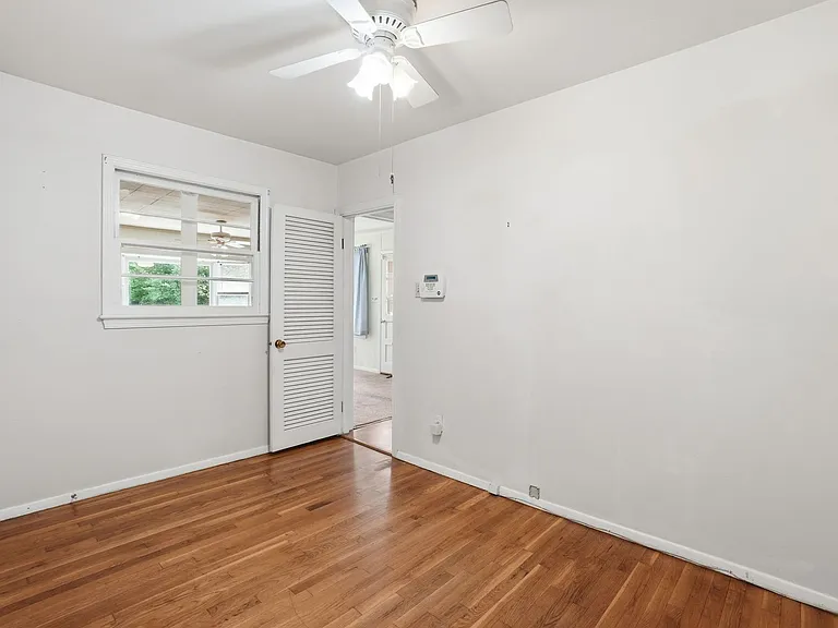 108 Battle St SW — Photo 13