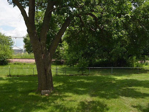 5th image of 4300 Floyd Blvd