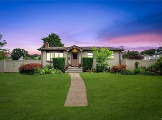 860 Nicolls Rd, Deer Park, NY 11729