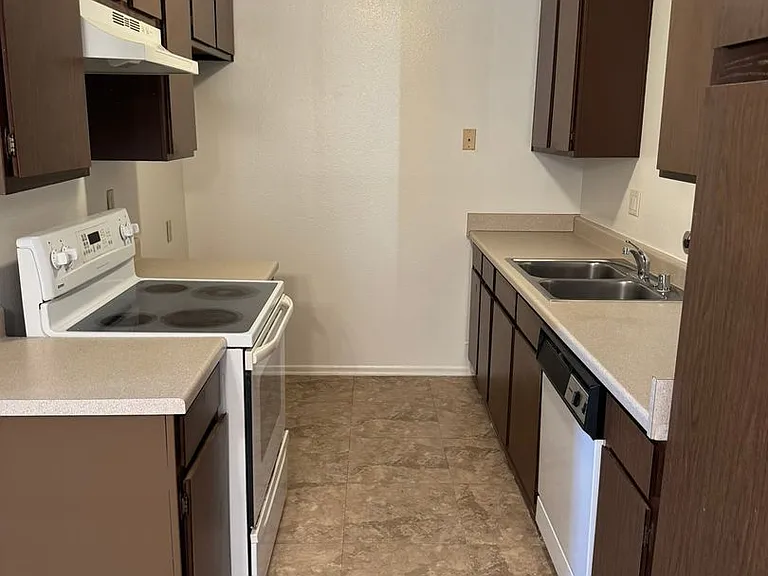 10906 Rincon St #10906 — Photo 10