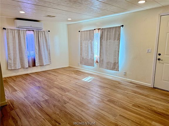5th image of 855 E Beverly Avenue