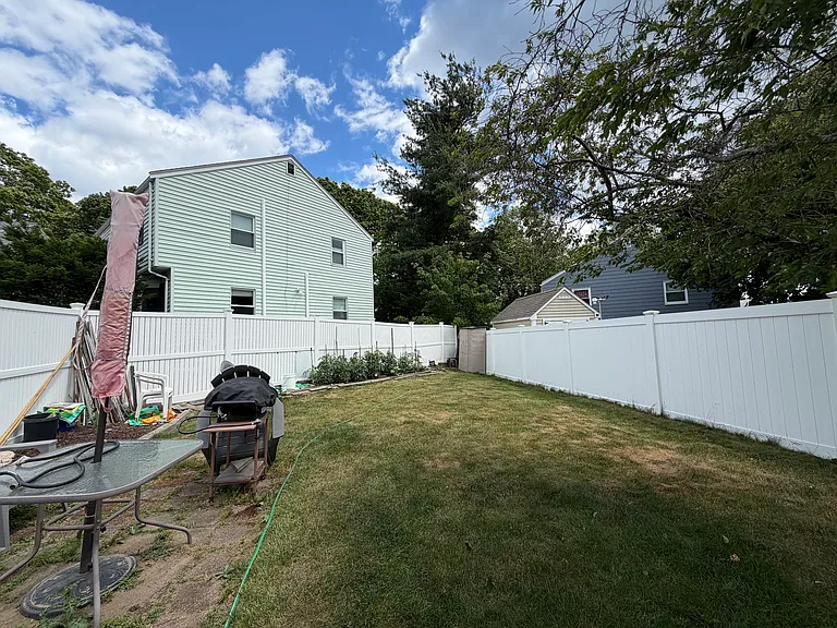 35 Rose Ave #35 — Photo 14