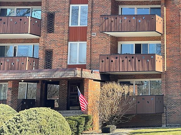 2nd image of 121 S Spruce Ave APT 103