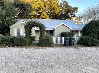 601 Morphy Ave #B, Fairhope, AL 36532