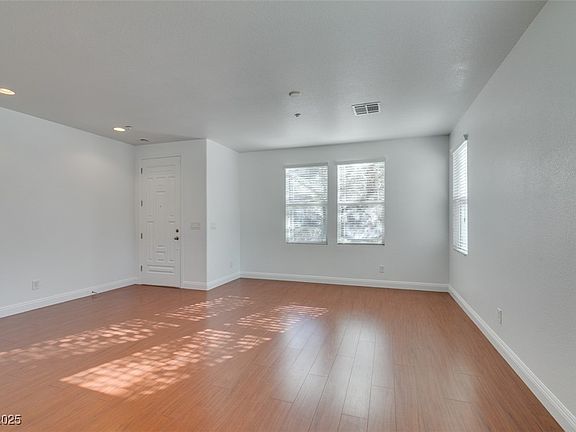 5th image of 3148 Baranek Ave