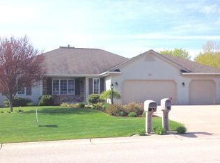 1111 W Potomac Dr, Oak Creek, WI 53154