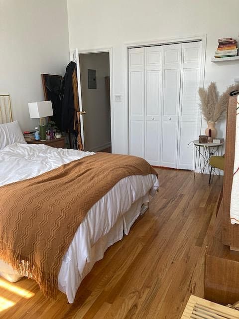 1st image of 377 Vernon Ave #1