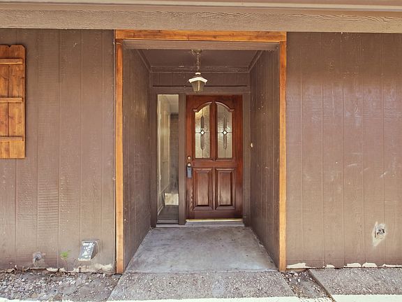 2nd image of 2202 Green Gate Dr