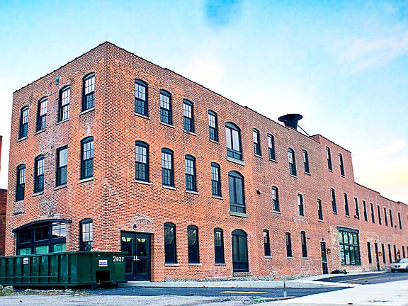 3rd image of 141 Elm St APT 3E