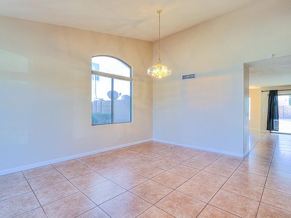 4th image of 42431 W Chambers Dr
