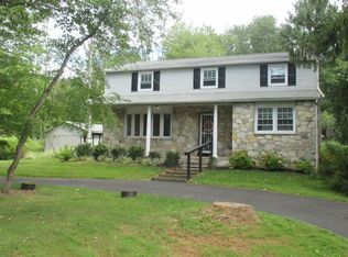 2001 School Rd, Hatfield, PA 19440