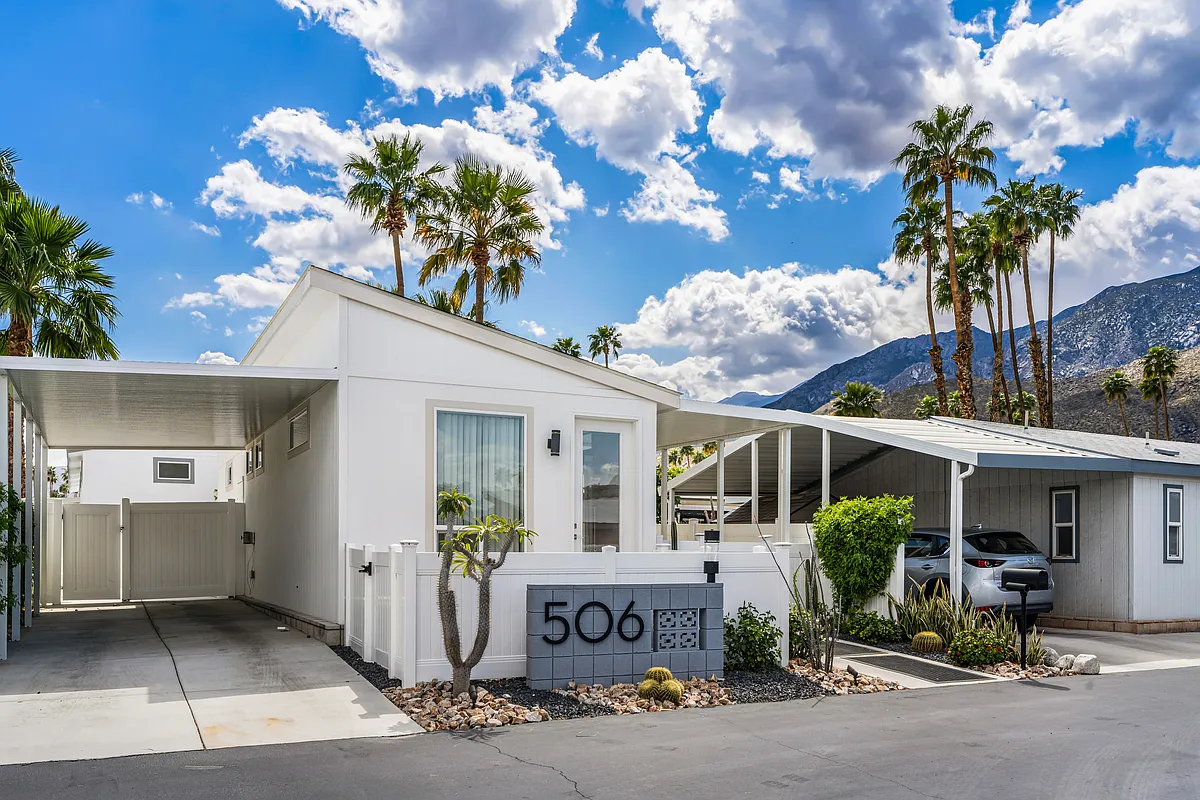 Building Photo - 506 Tiki Dr