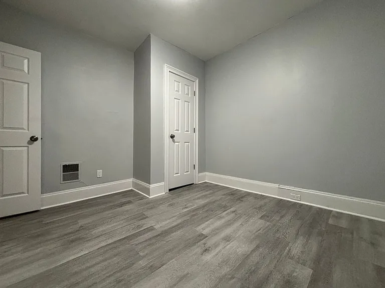 1158 Howard Ave #1 — Photo 18