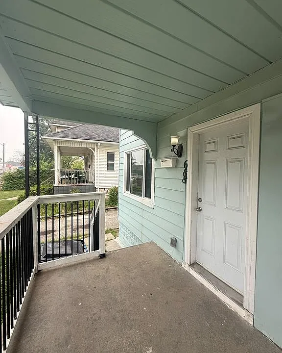 688 Campbell Ave