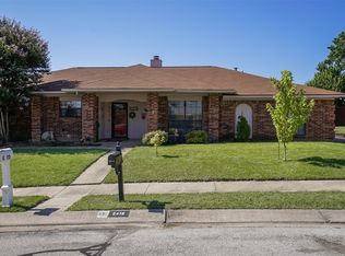 2416 Chestnut Way, Bedford, TX 76022