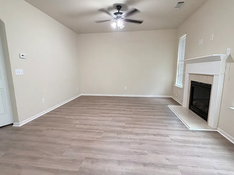 206 Highland Village Ln — Photo 4