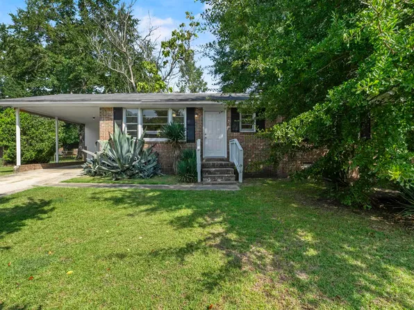 913 Mitchell Dr, Camden, SC 29020