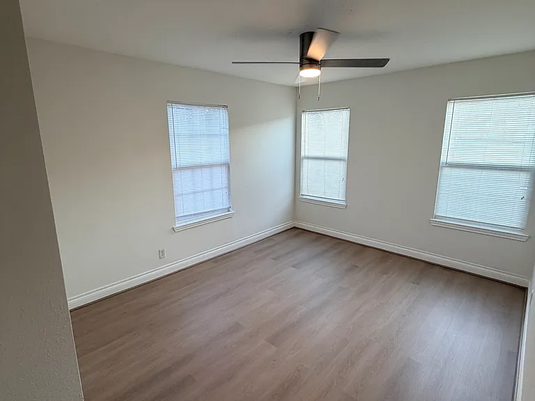 308 W Norwood Ct — Photo 10