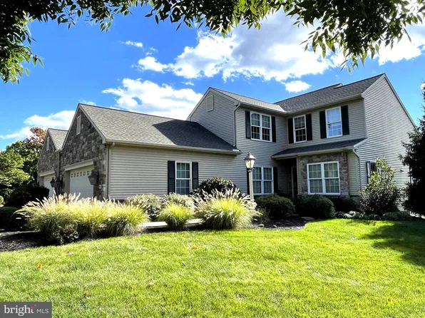 856 Meadow Ct, York, PA 17402