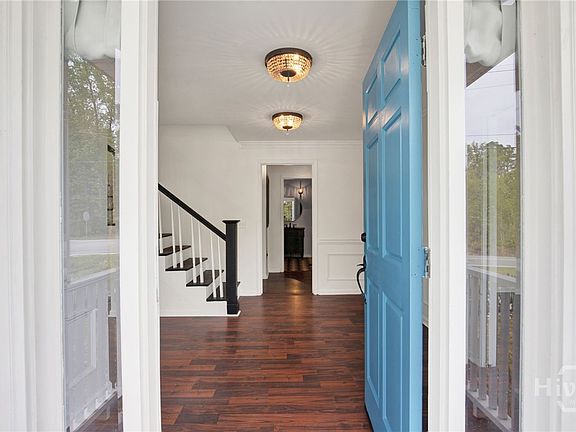 5th image of 900 Garrison Street