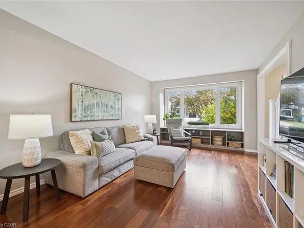 143 Hillbrook Cres, Kitchener, ON N2N 1J4