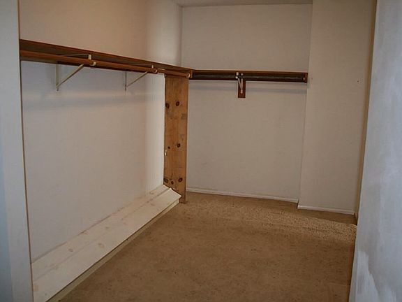 4th image of 131 Phanturn Ln