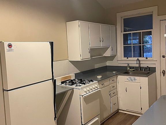 2nd image of 406-408 E Nations Ave