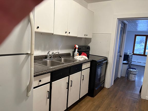 5th image of 416 Wilson St Floor 2