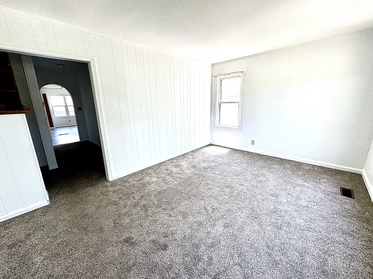405 Washington Ave — Photo 2